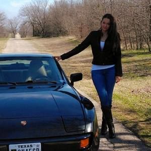 Meet your Posher, Monica